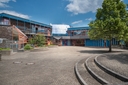 Haupteingang der Dominikus-Zimmermann-Realschule Günzburg