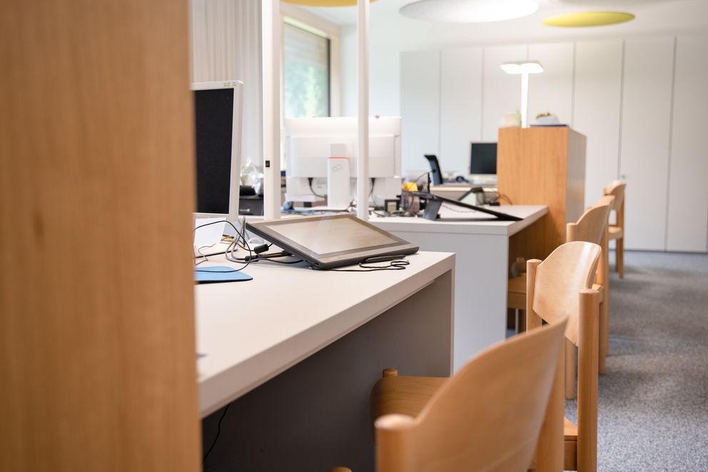 Blick über die Stationen im Einwohnermeldeamt der Gemeinde Gröbenzell